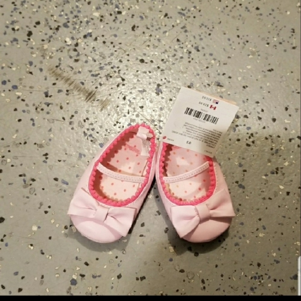 New Gymboree baby shoes size 3